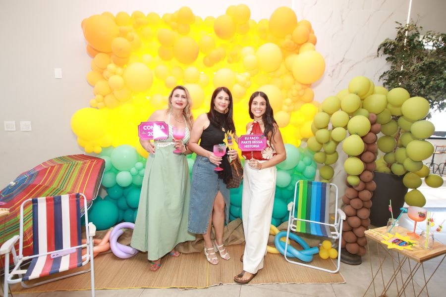 COMEMORAÇÃO DOS 20 ANOS DO “MUNDO DA FESTA” - Eloisa Mattos