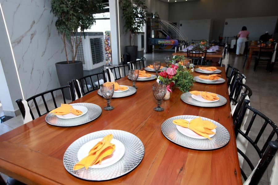 COMEMORAÇÃO DOS 20 ANOS DO “MUNDO DA FESTA” - Eloisa Mattos