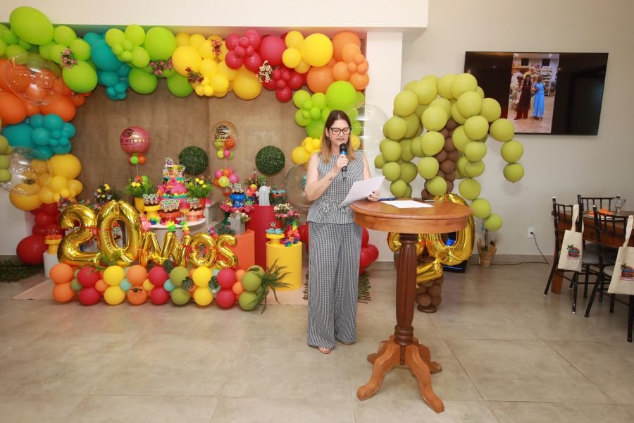 COMEMORAÇÃO DOS 20 ANOS DO “MUNDO DA FESTA” - Eloisa Mattos