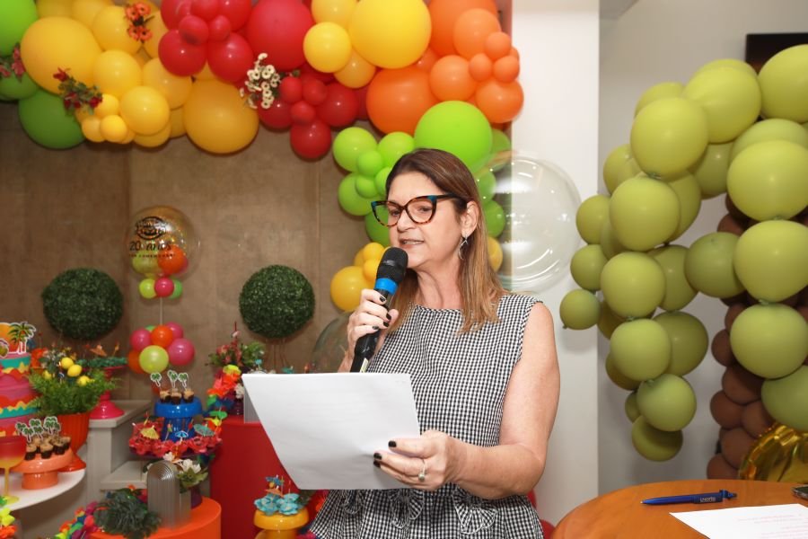 COMEMORAÇÃO DOS 20 ANOS DO “MUNDO DA FESTA” - Eloisa Mattos