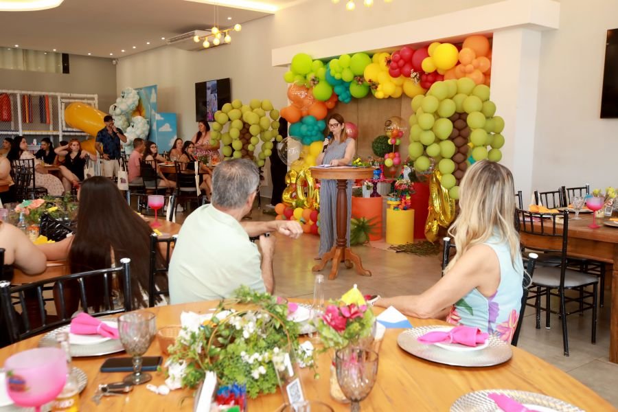 COMEMORAÇÃO DOS 20 ANOS DO “MUNDO DA FESTA” - Eloisa Mattos