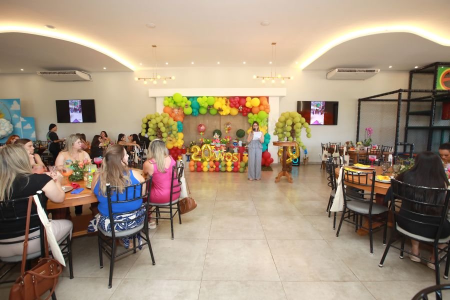 COMEMORAÇÃO DOS 20 ANOS DO “MUNDO DA FESTA” - Eloisa Mattos