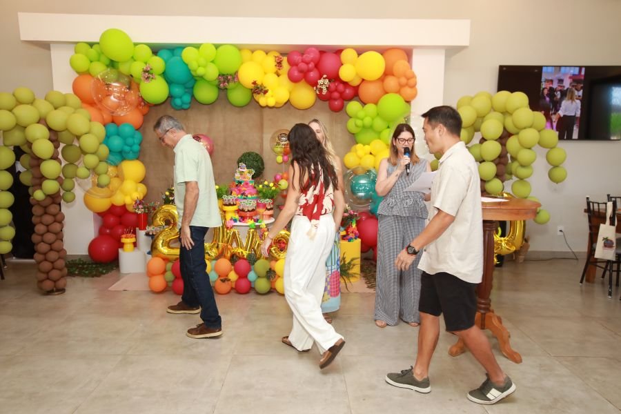 COMEMORAÇÃO DOS 20 ANOS DO “MUNDO DA FESTA” - Eloisa Mattos