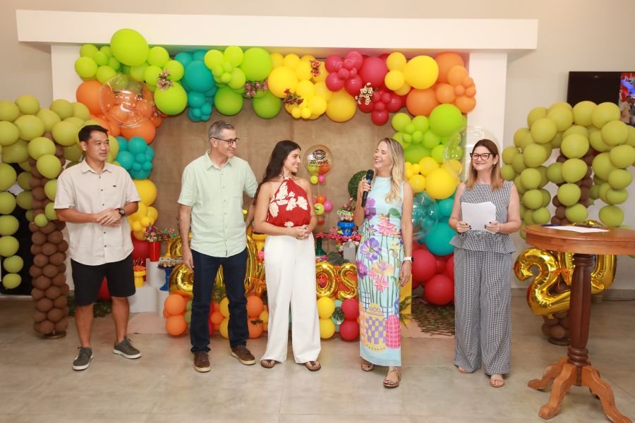 COMEMORAÇÃO DOS 20 ANOS DO “MUNDO DA FESTA” - Eloisa Mattos