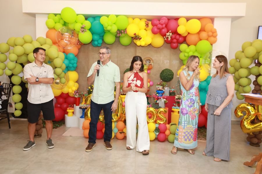 COMEMORAÇÃO DOS 20 ANOS DO “MUNDO DA FESTA” - Eloisa Mattos