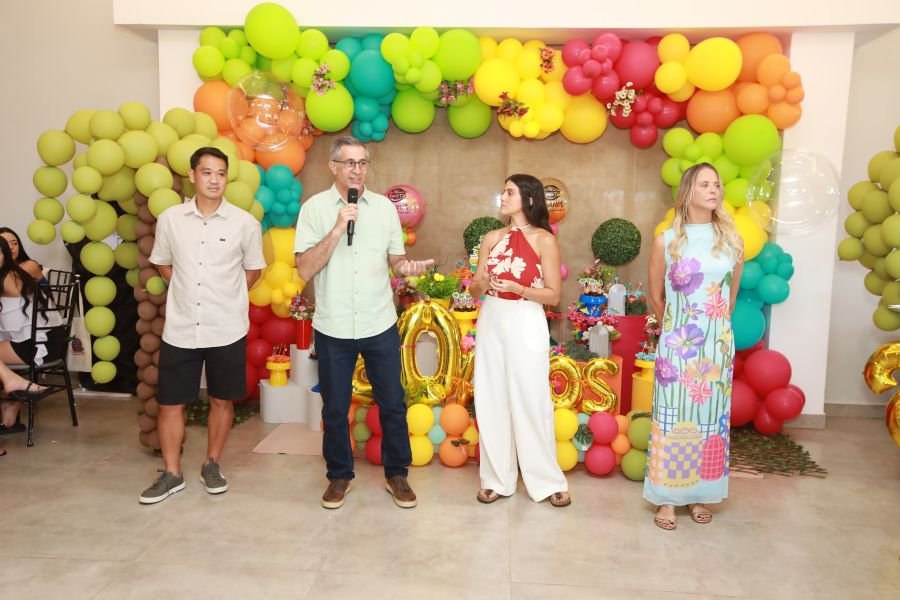 COMEMORAÇÃO DOS 20 ANOS DO “MUNDO DA FESTA” - Eloisa Mattos