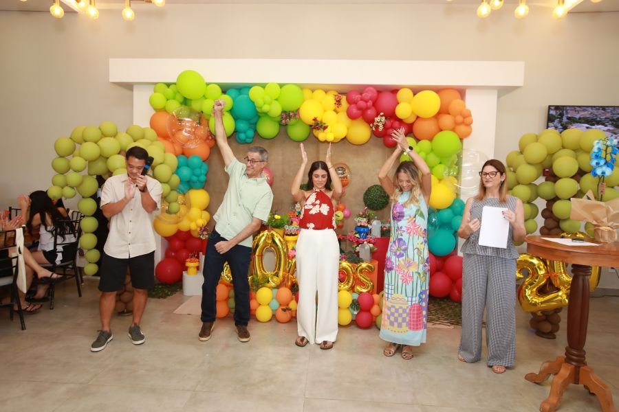 COMEMORAÇÃO DOS 20 ANOS DO “MUNDO DA FESTA” - Eloisa Mattos