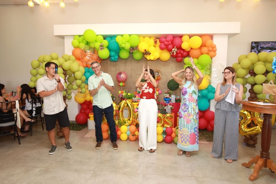 COMEMORAÇÃO DOS 20 ANOS DO “MUNDO DA FESTA” - Eloisa Mattos