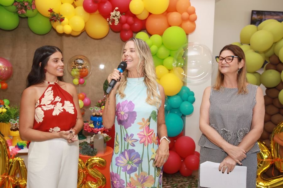 COMEMORAÇÃO DOS 20 ANOS DO “MUNDO DA FESTA” - Eloisa Mattos