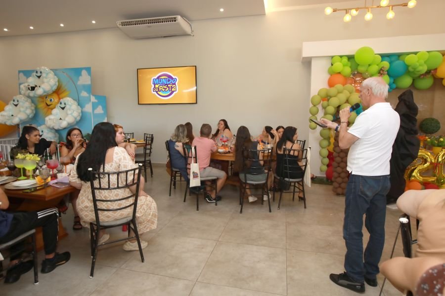 COMEMORAÇÃO DOS 20 ANOS DO “MUNDO DA FESTA” - Eloisa Mattos