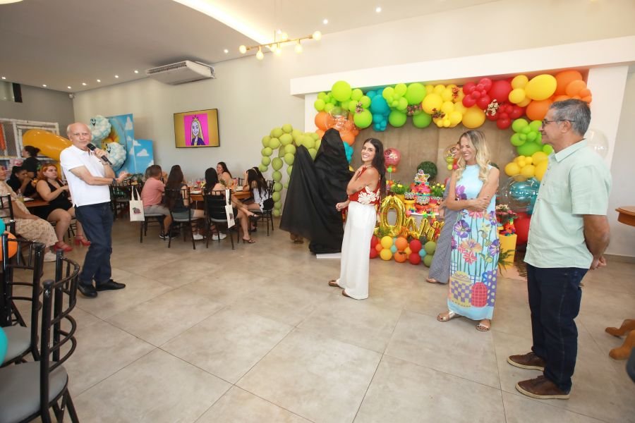 COMEMORAÇÃO DOS 20 ANOS DO “MUNDO DA FESTA” - Eloisa Mattos