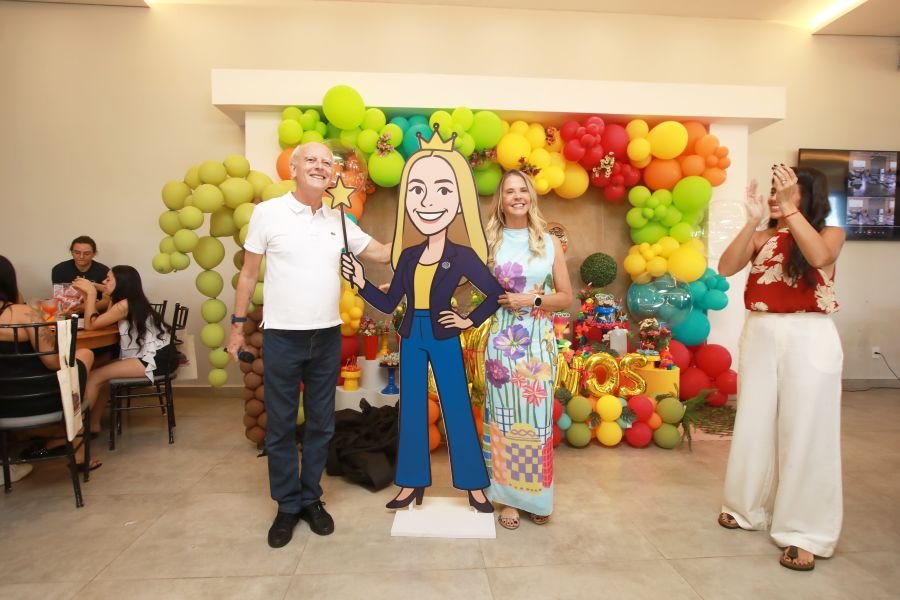 COMEMORAÇÃO DOS 20 ANOS DO “MUNDO DA FESTA” - Eloisa Mattos