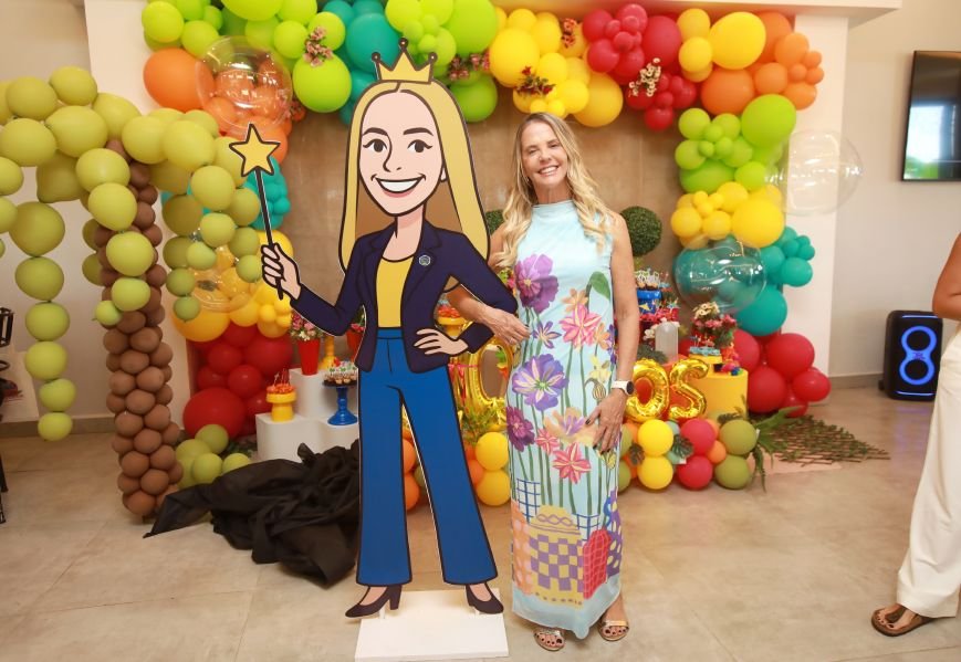 COMEMORAÇÃO DOS 20 ANOS DO “MUNDO DA FESTA” - Eloisa Mattos