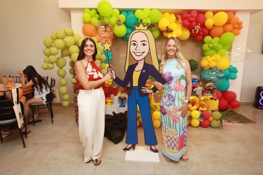 COMEMORAÇÃO DOS 20 ANOS DO “MUNDO DA FESTA” - Eloisa Mattos