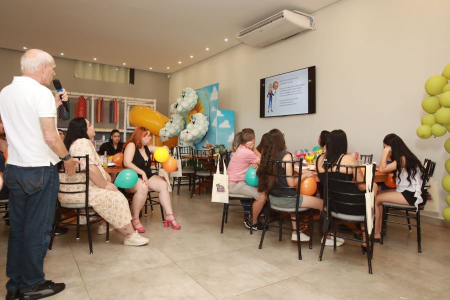 COMEMORAÇÃO DOS 20 ANOS DO “MUNDO DA FESTA” - Eloisa Mattos