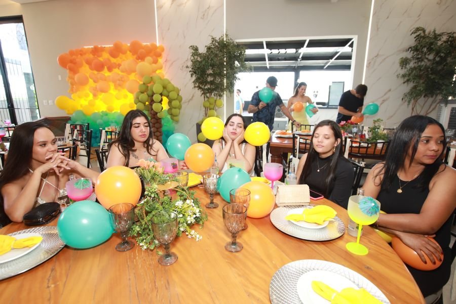 COMEMORAÇÃO DOS 20 ANOS DO “MUNDO DA FESTA” - Eloisa Mattos