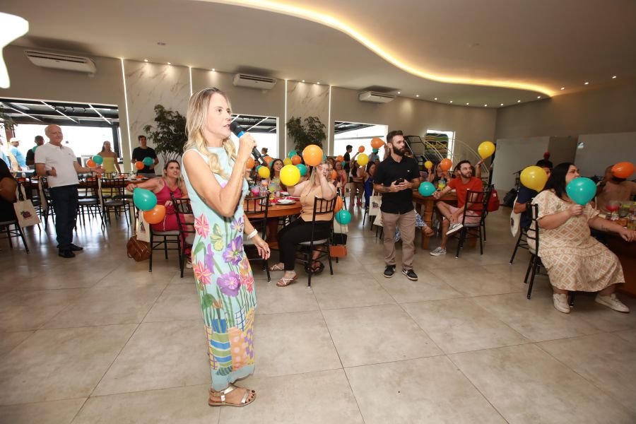 COMEMORAÇÃO DOS 20 ANOS DO “MUNDO DA FESTA” - Eloisa Mattos