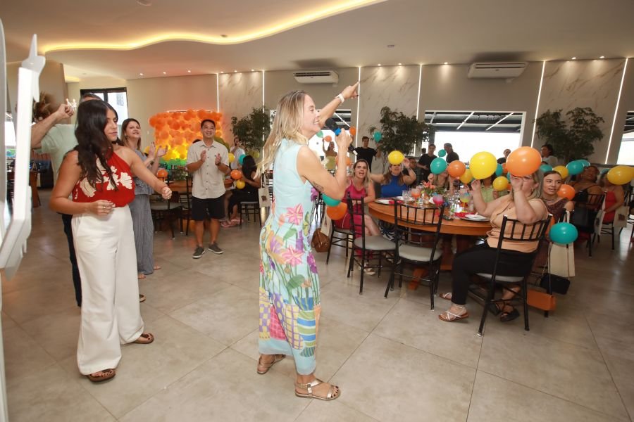 COMEMORAÇÃO DOS 20 ANOS DO “MUNDO DA FESTA” - Eloisa Mattos