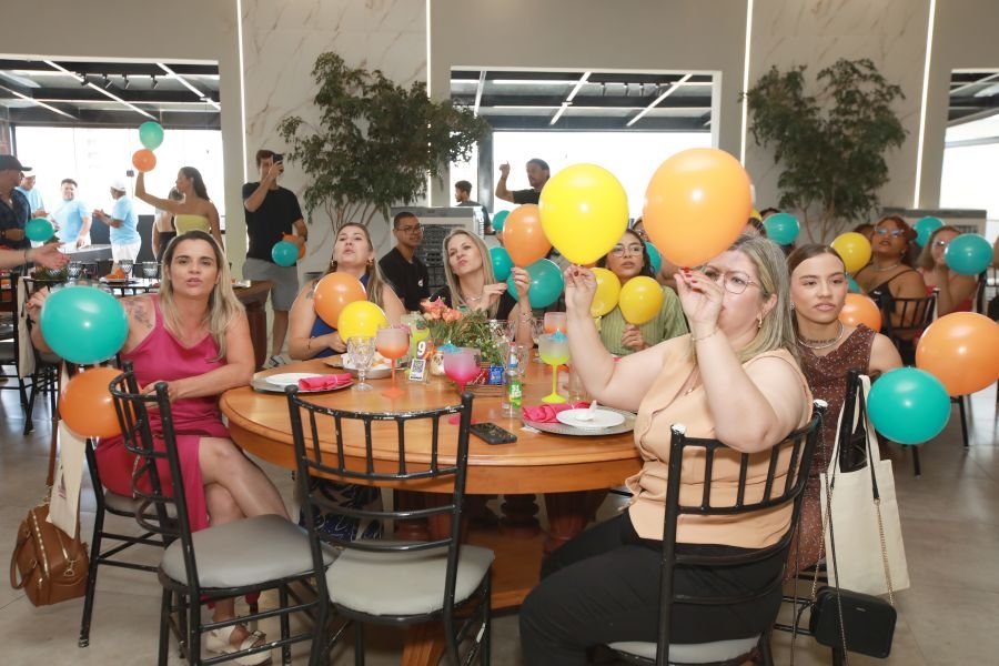 COMEMORAÇÃO DOS 20 ANOS DO “MUNDO DA FESTA” - Eloisa Mattos