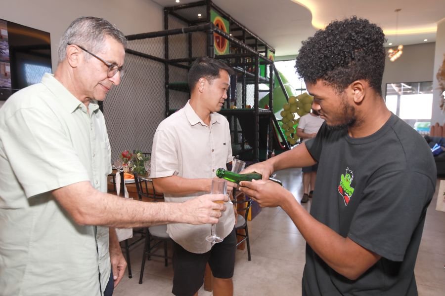 COMEMORAÇÃO DOS 20 ANOS DO “MUNDO DA FESTA” - Eloisa Mattos