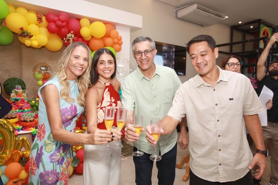 COMEMORAÇÃO DOS 20 ANOS DO “MUNDO DA FESTA” - Eloisa Mattos