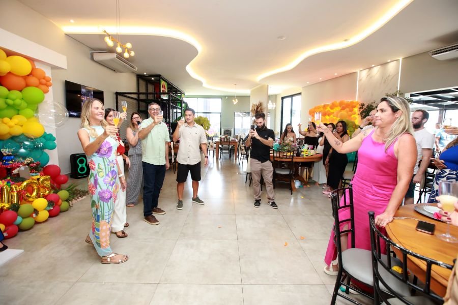 COMEMORAÇÃO DOS 20 ANOS DO “MUNDO DA FESTA” - Eloisa Mattos