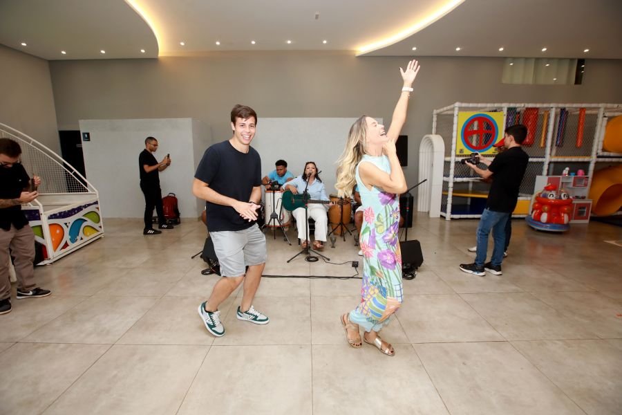 COMEMORAÇÃO DOS 20 ANOS DO “MUNDO DA FESTA” - Eloisa Mattos