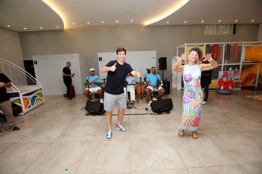 COMEMORAÇÃO DOS 20 ANOS DO “MUNDO DA FESTA” - Eloisa Mattos