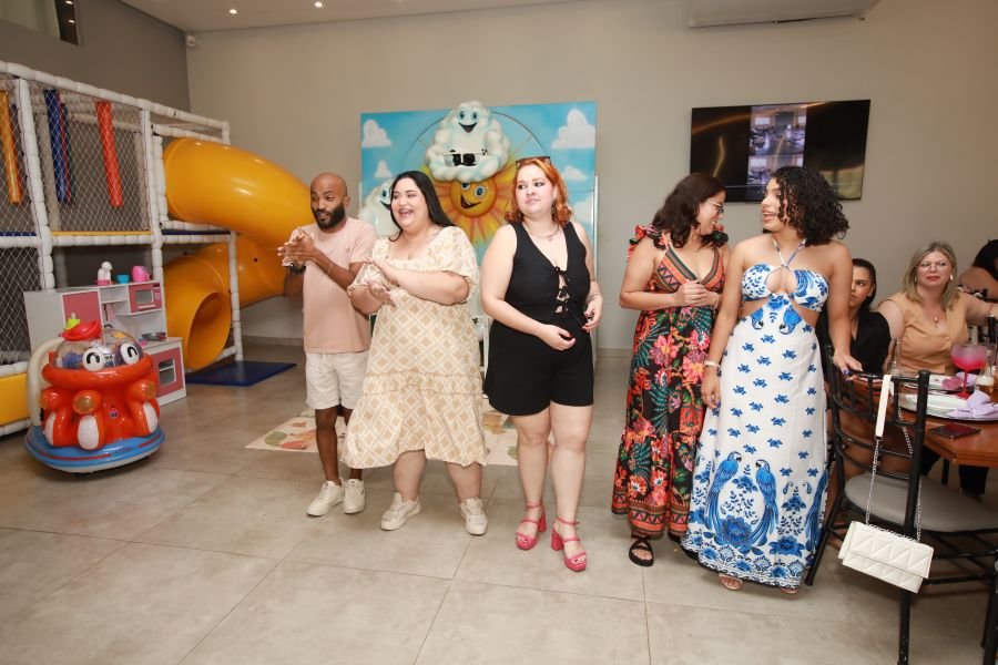 COMEMORAÇÃO DOS 20 ANOS DO “MUNDO DA FESTA” - Eloisa Mattos