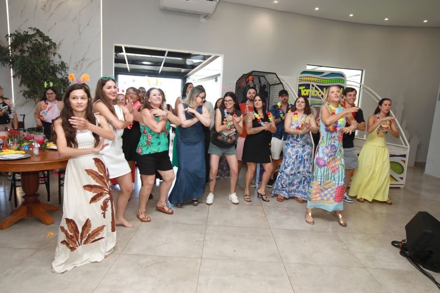 COMEMORAÇÃO DOS 20 ANOS DO “MUNDO DA FESTA” - Eloisa Mattos