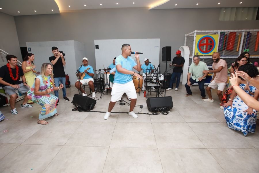 COMEMORAÇÃO DOS 20 ANOS DO “MUNDO DA FESTA” - Eloisa Mattos