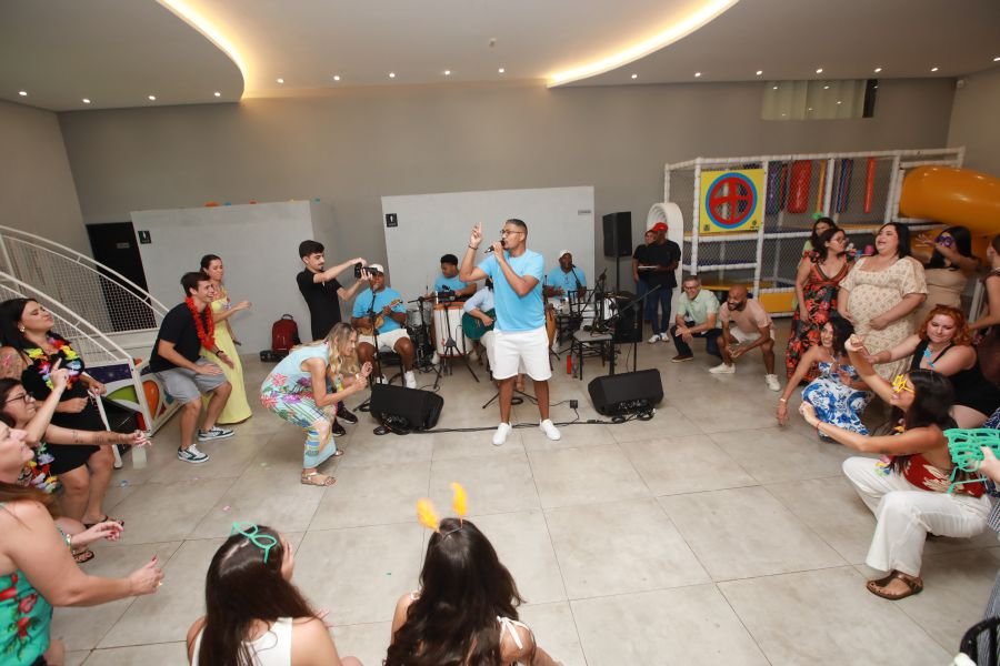 COMEMORAÇÃO DOS 20 ANOS DO “MUNDO DA FESTA” - Eloisa Mattos