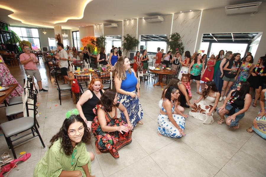 COMEMORAÇÃO DOS 20 ANOS DO “MUNDO DA FESTA” - Eloisa Mattos