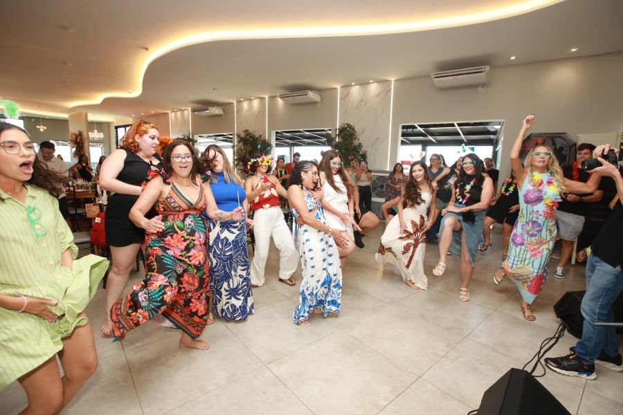 COMEMORAÇÃO DOS 20 ANOS DO “MUNDO DA FESTA” - Eloisa Mattos