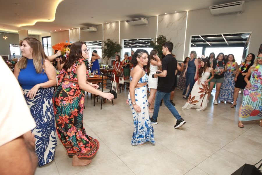 COMEMORAÇÃO DOS 20 ANOS DO “MUNDO DA FESTA” - Eloisa Mattos