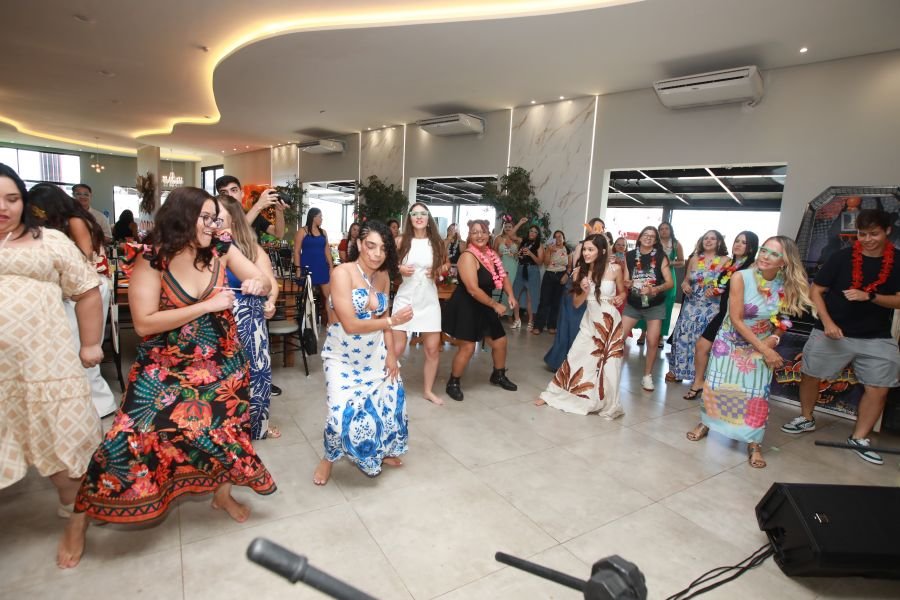 COMEMORAÇÃO DOS 20 ANOS DO “MUNDO DA FESTA” - Eloisa Mattos