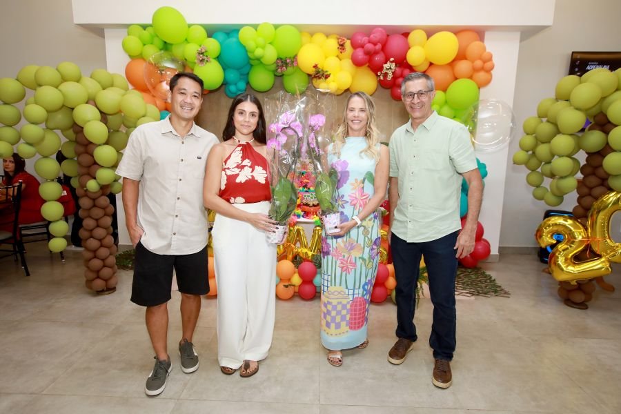 COMEMORAÇÃO DOS 20 ANOS DO “MUNDO DA FESTA” - Eloisa Mattos