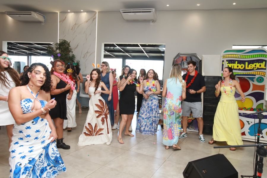 COMEMORAÇÃO DOS 20 ANOS DO “MUNDO DA FESTA” - Eloisa Mattos