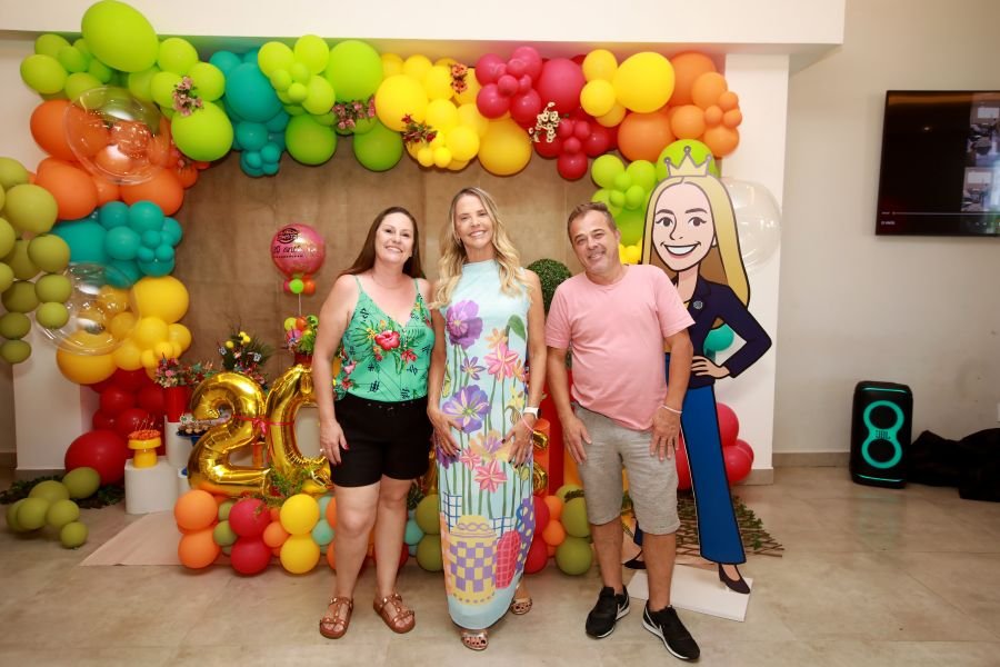 COMEMORAÇÃO DOS 20 ANOS DO “MUNDO DA FESTA” - Eloisa Mattos