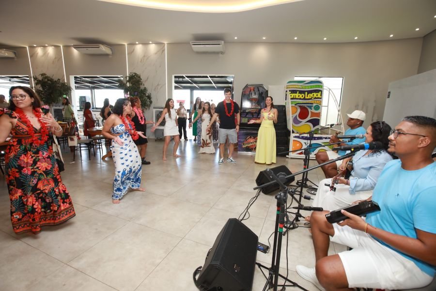 COMEMORAÇÃO DOS 20 ANOS DO “MUNDO DA FESTA” - Eloisa Mattos