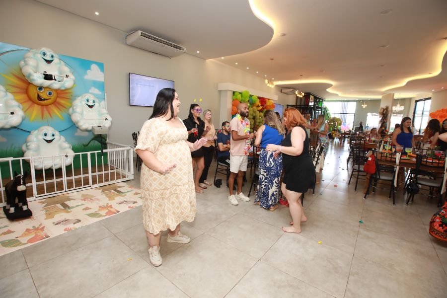 COMEMORAÇÃO DOS 20 ANOS DO “MUNDO DA FESTA” - Eloisa Mattos