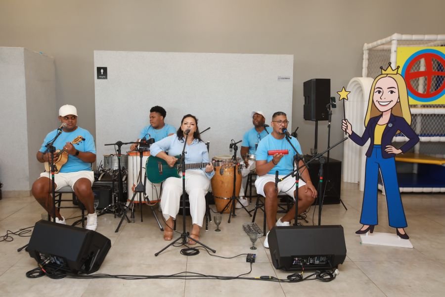 COMEMORAÇÃO DOS 20 ANOS DO “MUNDO DA FESTA” - Eloisa Mattos