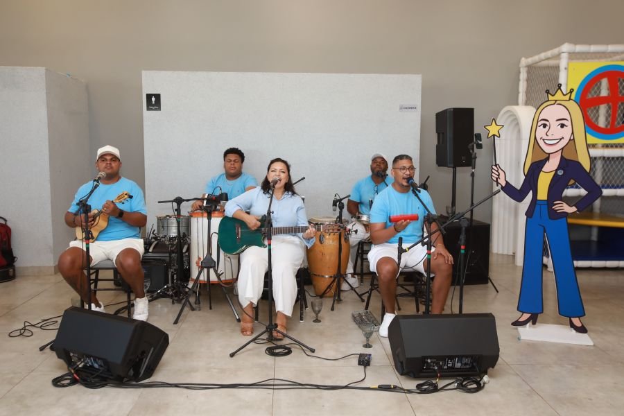 COMEMORAÇÃO DOS 20 ANOS DO “MUNDO DA FESTA” - Eloisa Mattos