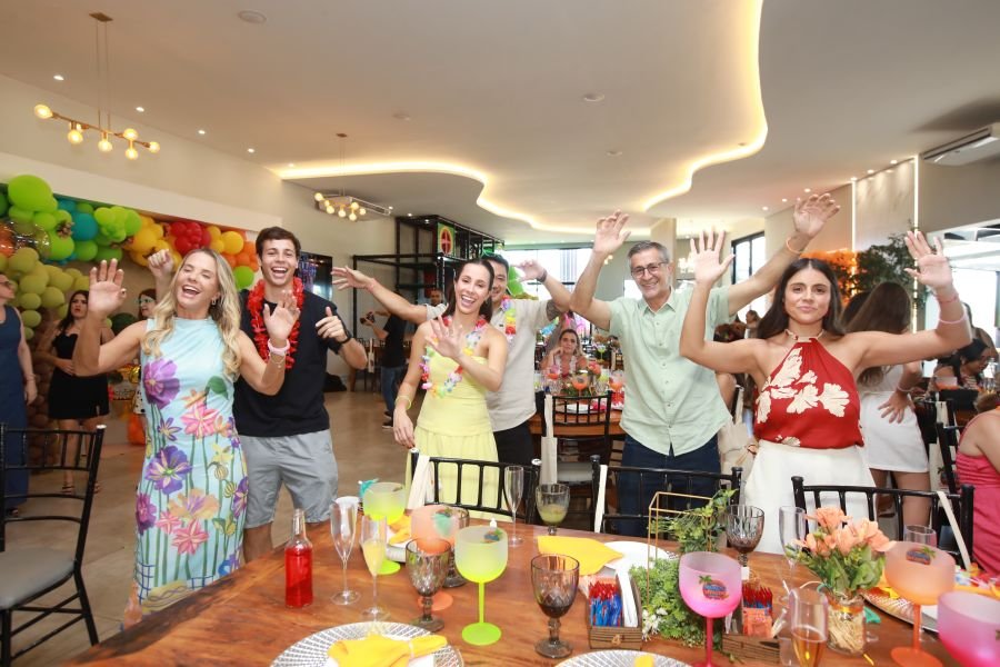 COMEMORAÇÃO DOS 20 ANOS DO “MUNDO DA FESTA” - Eloisa Mattos