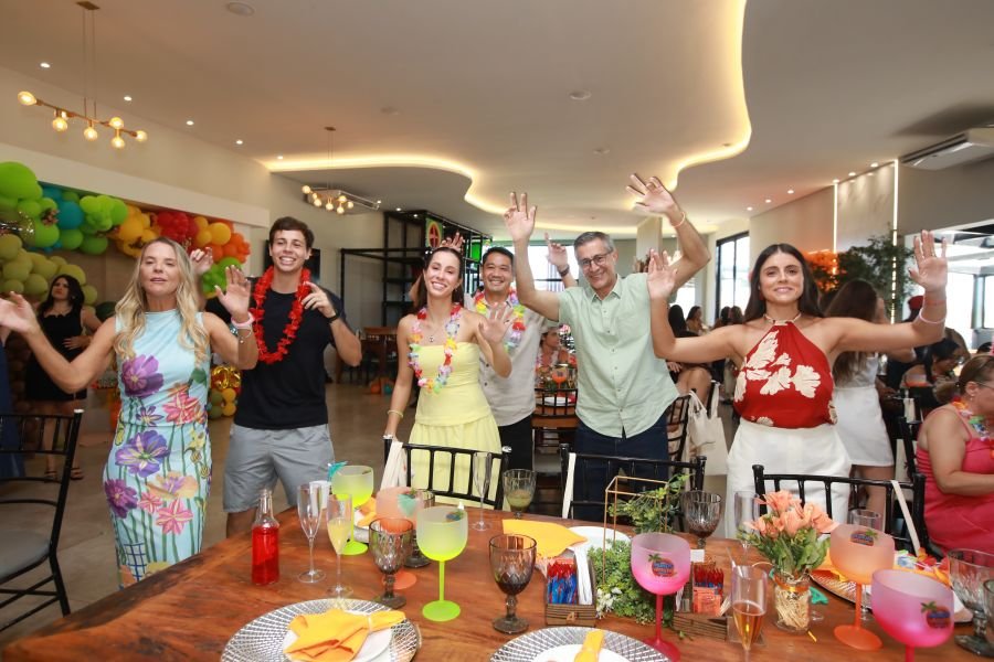 COMEMORAÇÃO DOS 20 ANOS DO “MUNDO DA FESTA” - Eloisa Mattos