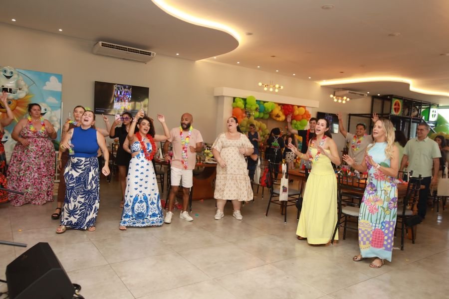 COMEMORAÇÃO DOS 20 ANOS DO “MUNDO DA FESTA” - Eloisa Mattos