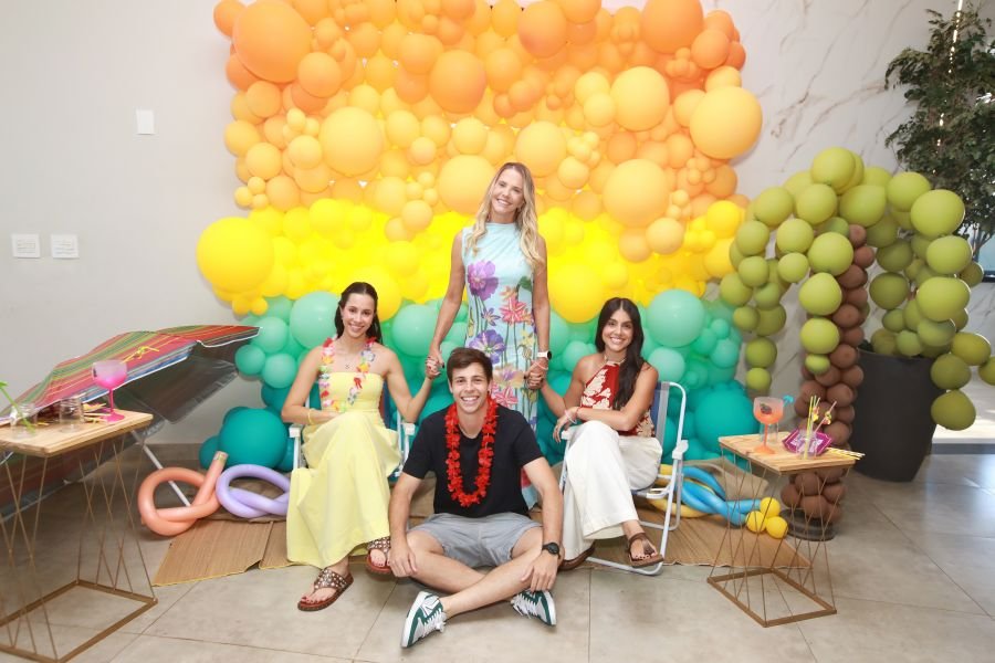 COMEMORAÇÃO DOS 20 ANOS DO “MUNDO DA FESTA” - Eloisa Mattos