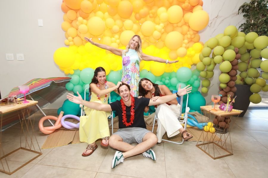 COMEMORAÇÃO DOS 20 ANOS DO “MUNDO DA FESTA” - Eloisa Mattos