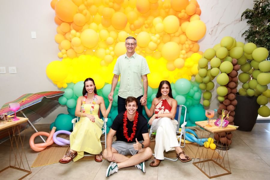 COMEMORAÇÃO DOS 20 ANOS DO “MUNDO DA FESTA” - Eloisa Mattos