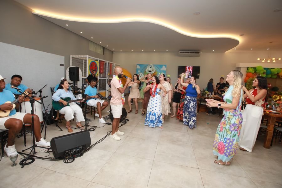 COMEMORAÇÃO DOS 20 ANOS DO “MUNDO DA FESTA” - Eloisa Mattos